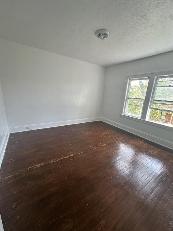 Building Photo - 1442 W 101st St