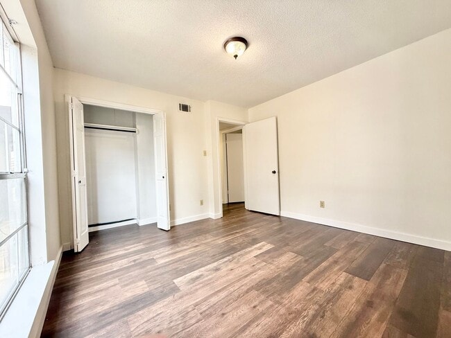 Building Photo - 1906 Brownwood Rd