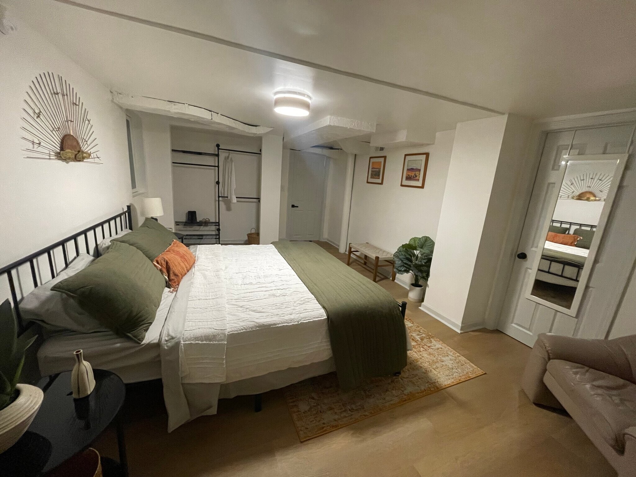 Building Photo - 1215 Delor Ave