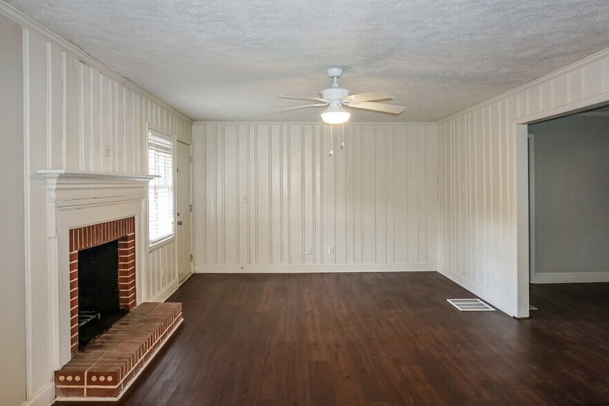 Building Photo - 2599 GA-85