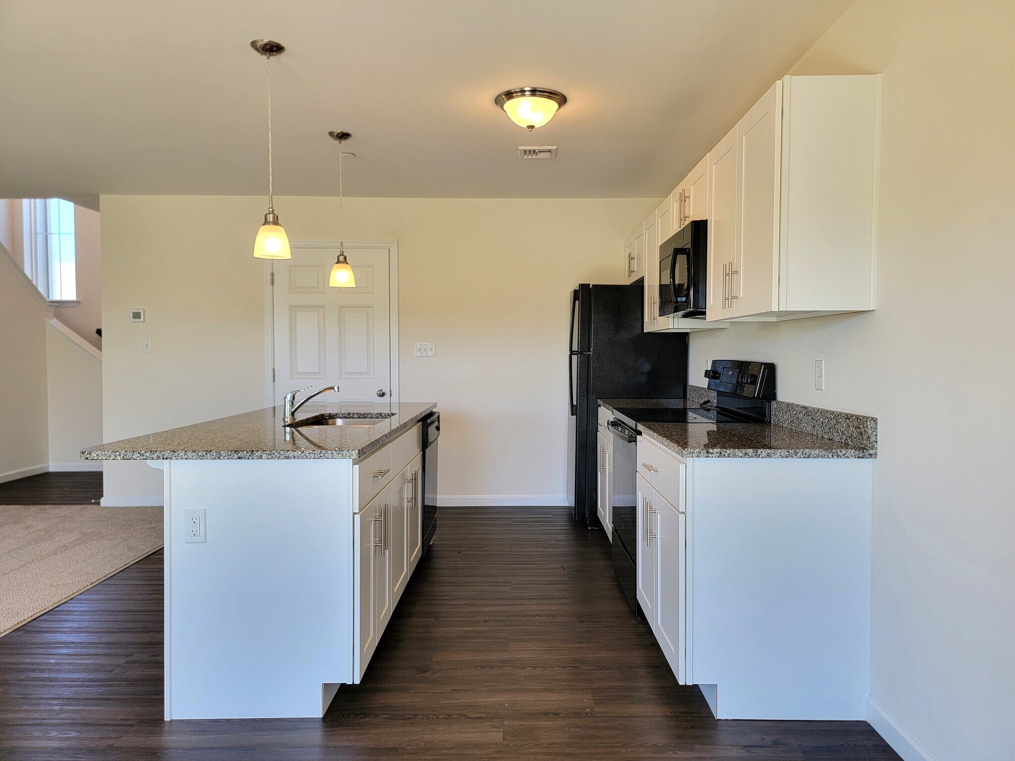 Building Photo - 68 Rollins Ln