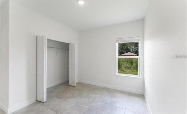 Building Photo - 700 Wombat Way