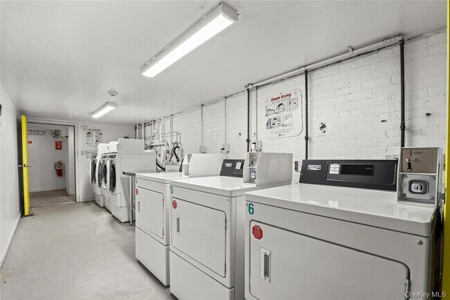 Building Photo - 54 Wildey St