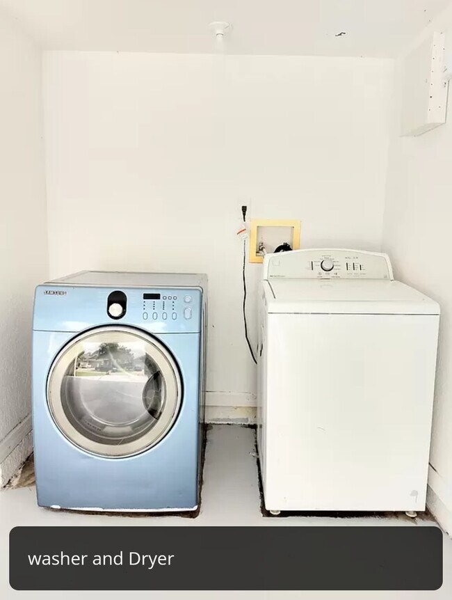 Laundry - 11418 Rouse Run Cir