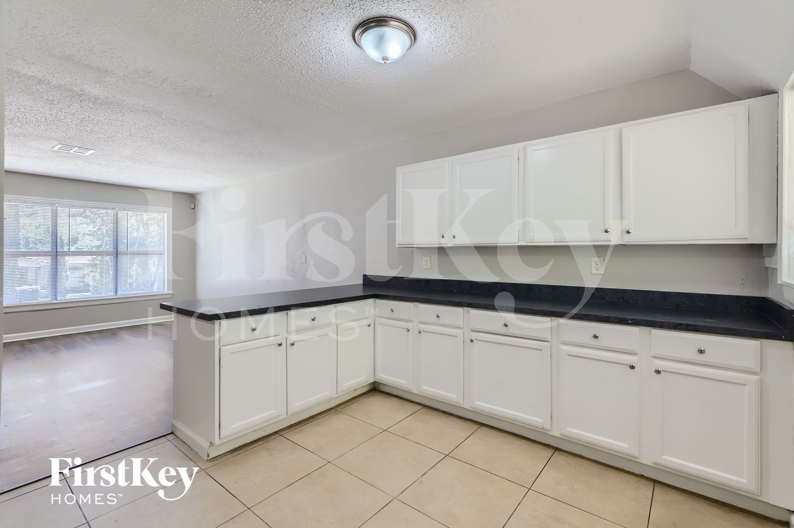 Building Photo - 917 Montclair Dr