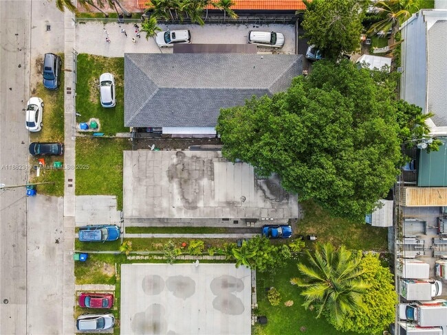 Building Photo - 2465 NW 35th St