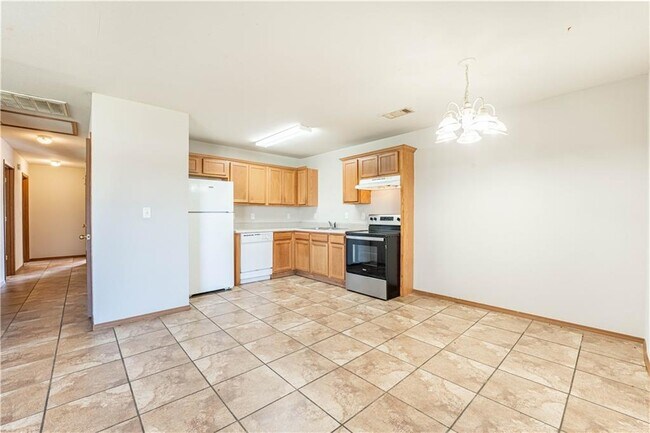 Building Photo - 409 E Southern Trace Dr