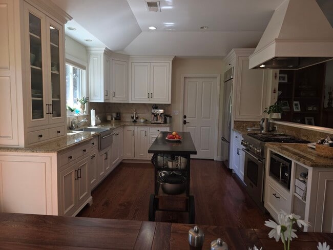 Building Photo - 2264 Grahn Dr