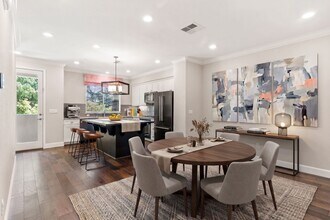 Building Photo - Luxury 3-Bed Townhouse in Hayward Just Built in 2019!