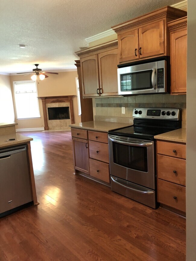 Building Photo - Coming Soon!!