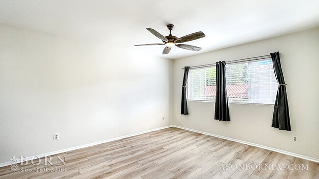 Building Photo - 1824 E Avenida De Las Flores