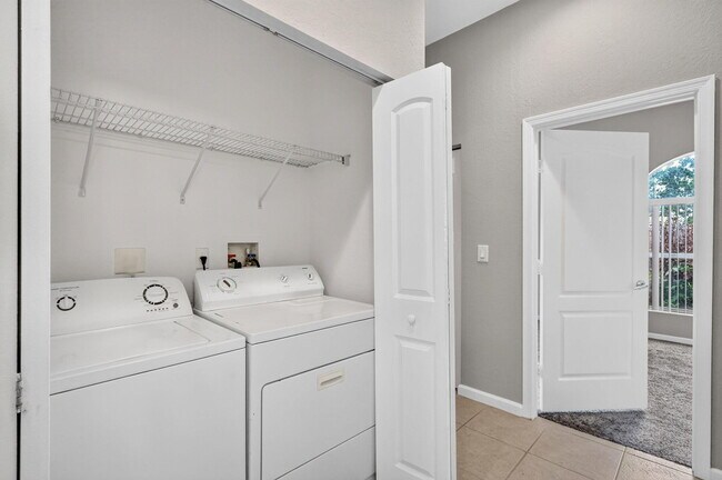 Building Photo - 6305 Spring Lake Terrace