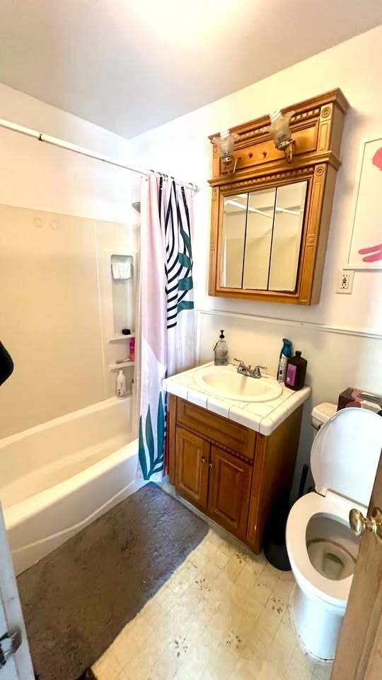 Building Photo - 92 Wallace St