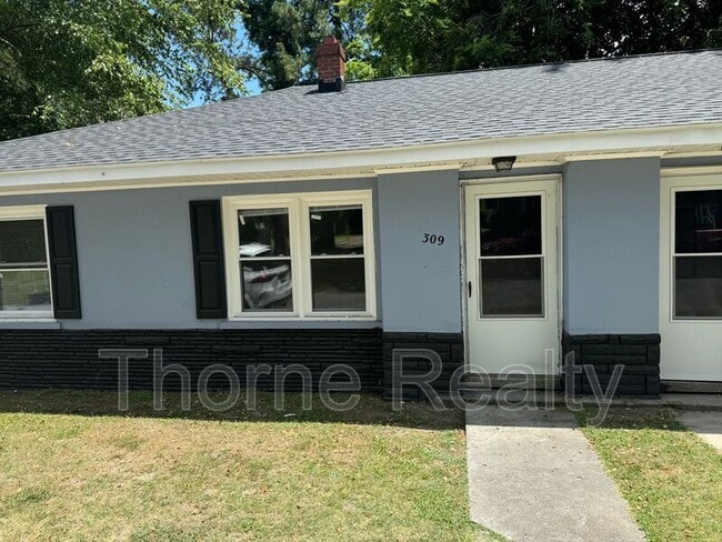 Primary Photo - 309 E Battle Ave