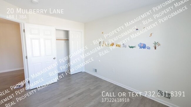 Building Photo - 20 Mulberry Ln