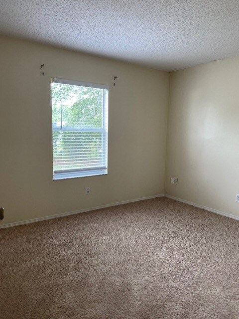 Building Photo - 2292 Harding Cir