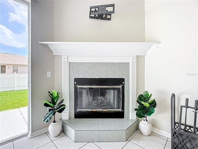 Building Photo - 610 Terranova Dr