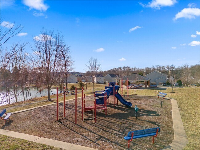 Building Photo - 467 Parkgate Dr