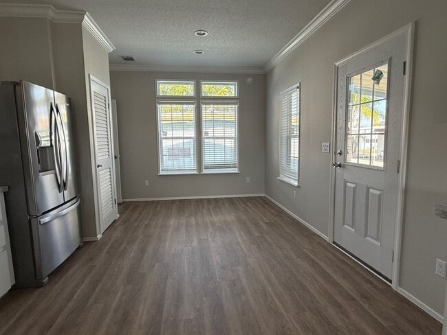 Building Photo - 492 Driftwood Dr