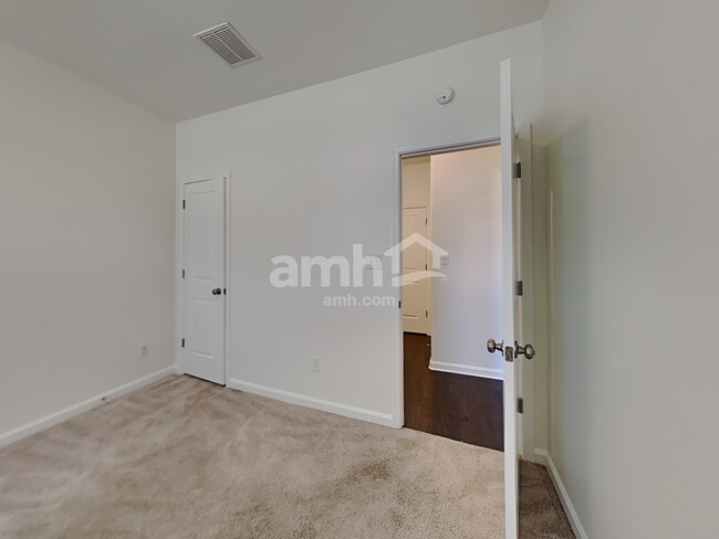 Building Photo - 5462 Stonecrest Dr