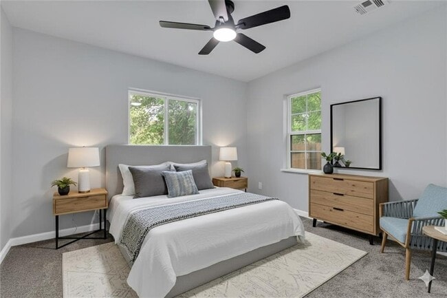 Building Photo - 544 N Elm Ave