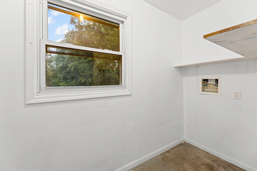 Building Photo - 226 S Ridgeview Rd