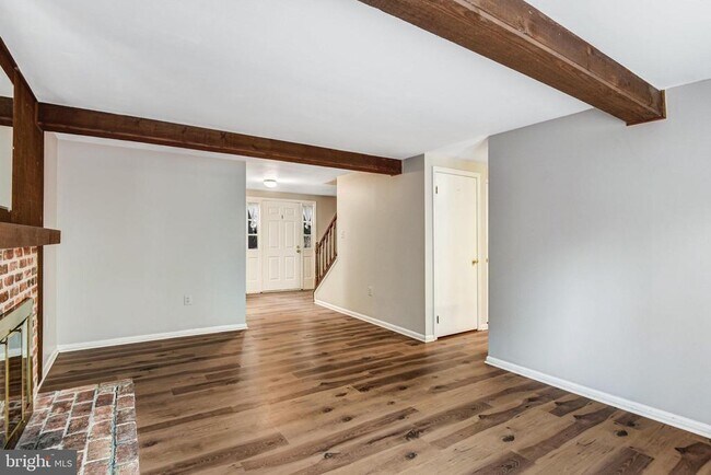 Building Photo - 5847 New England Woods Dr