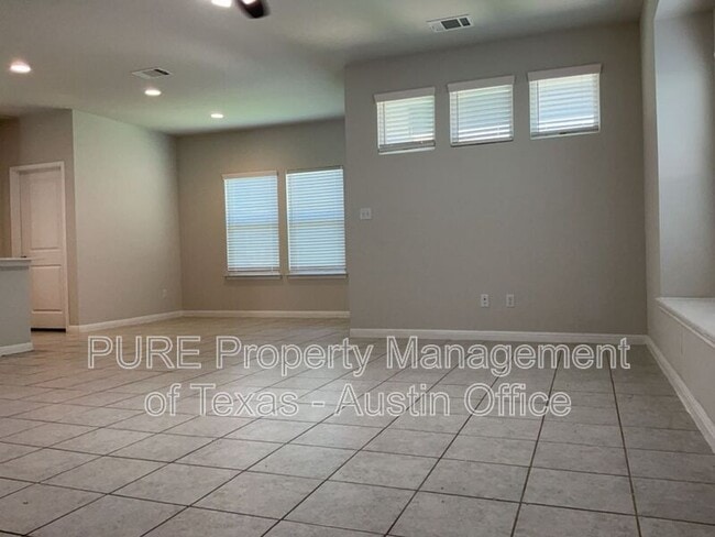 Building Photo - 112 Eagle Lake Dr