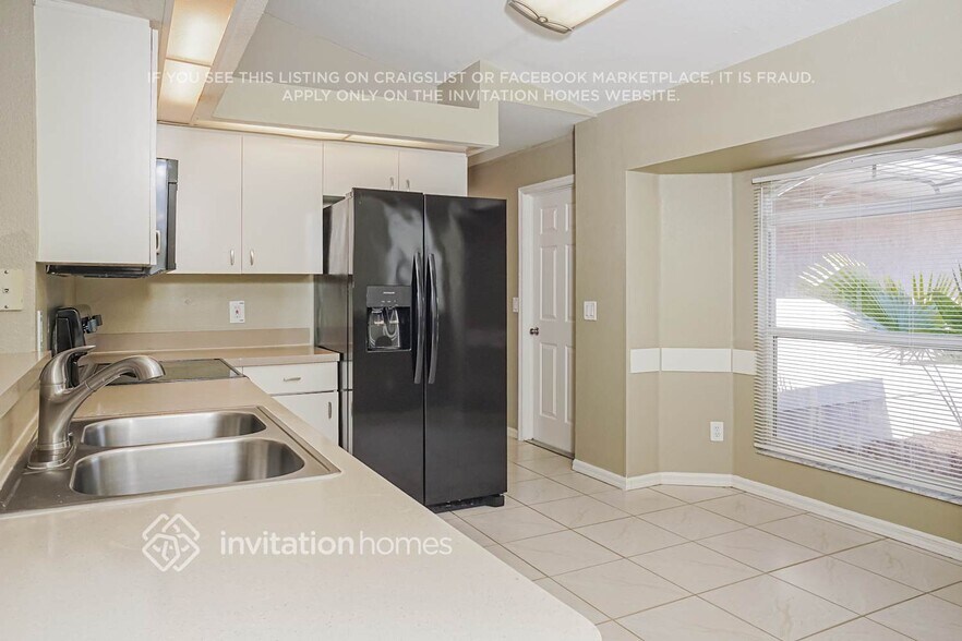 Building Photo - 2255 Dongola St