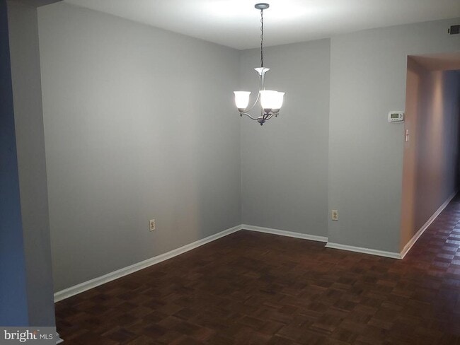 Building Photo - 214 Stonybrook Dr