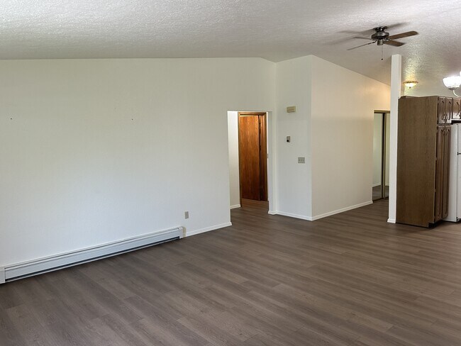 Building Photo - 202 Fern Ln
