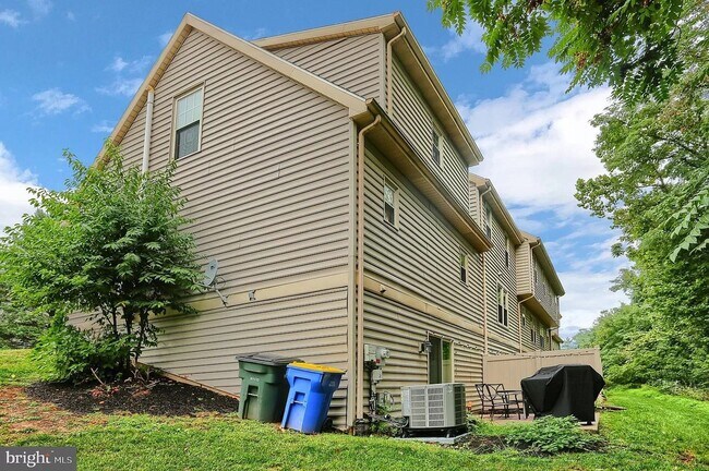 Building Photo - 1724 Josiah Chowning Way
