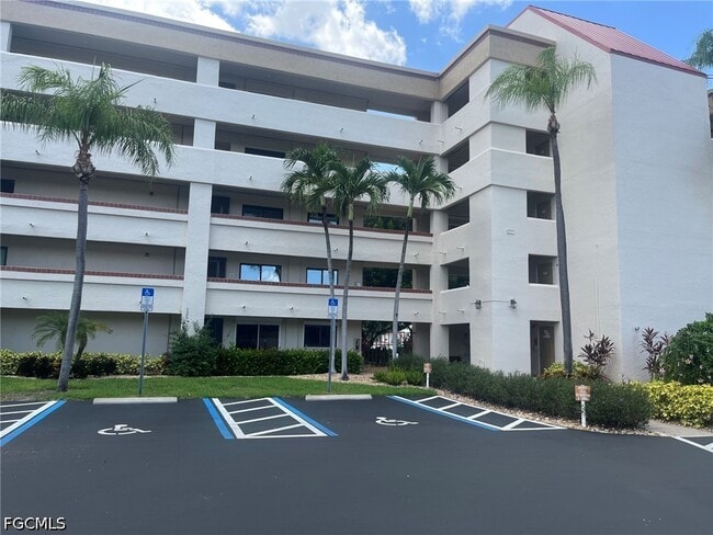 Building Photo - 7430 Lake Breeze Dr