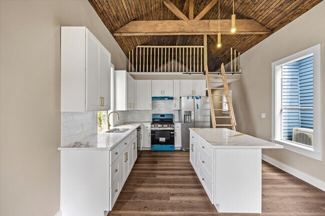 Building Photo - 1724 Winnie St