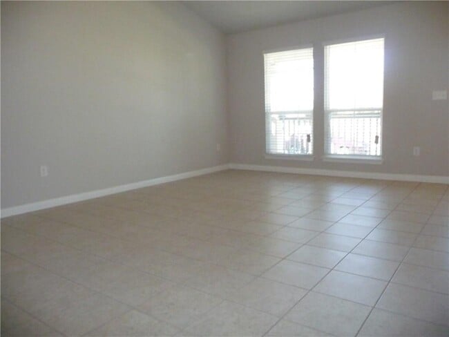 Building Photo - 1118 Walnut Canyon Blvd