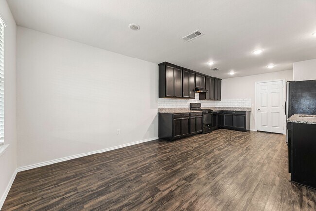 Building Photo - 5710 Pampus Prairie Rd