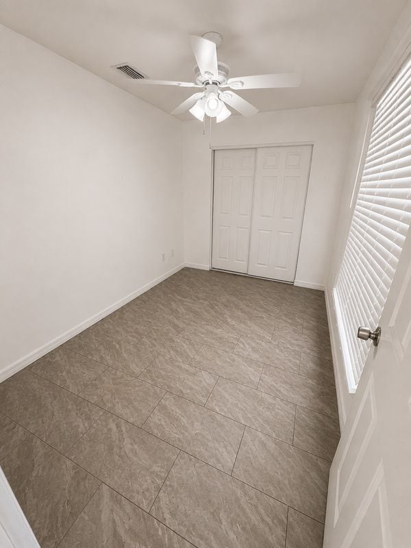 Building Photo - 3019 Walnut Ct