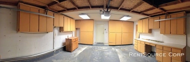 Building Photo - 428 W Avenue J5