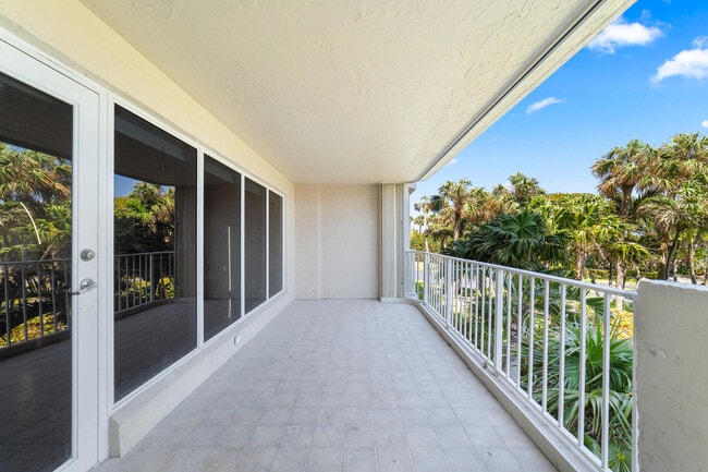 Building Photo - 4301 N Ocean Blvd