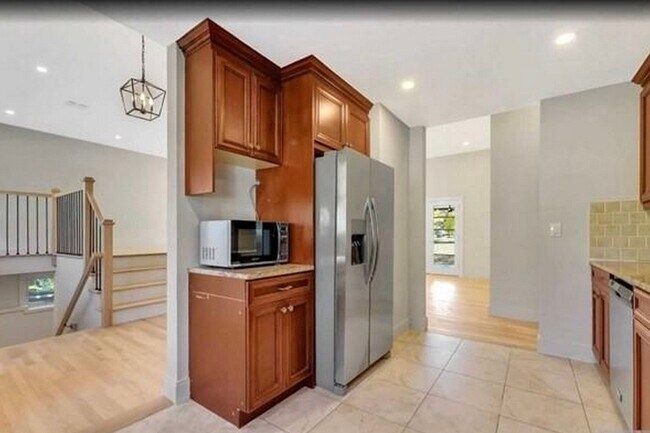 Building Photo - 22 Greentree Terrace