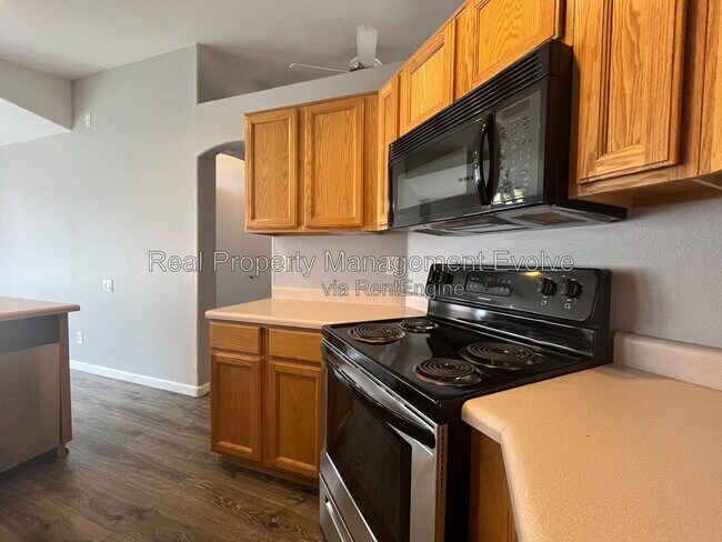 Building Photo - 6246 W Blackhawk Dr