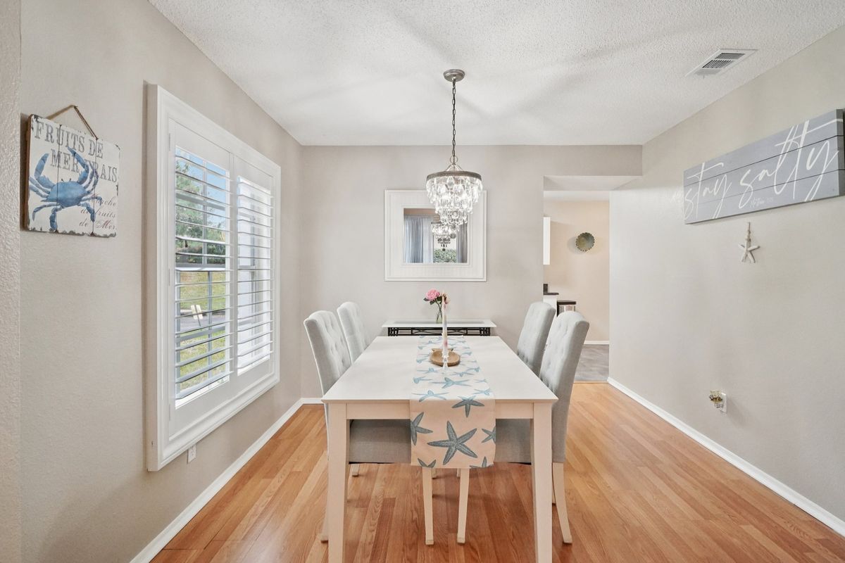 Building Photo - 2243 Andover Cir