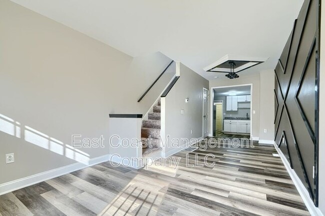 Primary Photo - 1527 N Stricker St