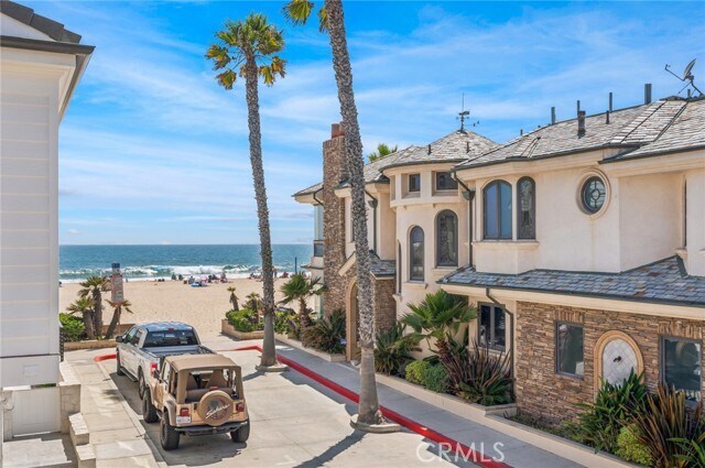 Building Photo - 6111 Seashore Dr