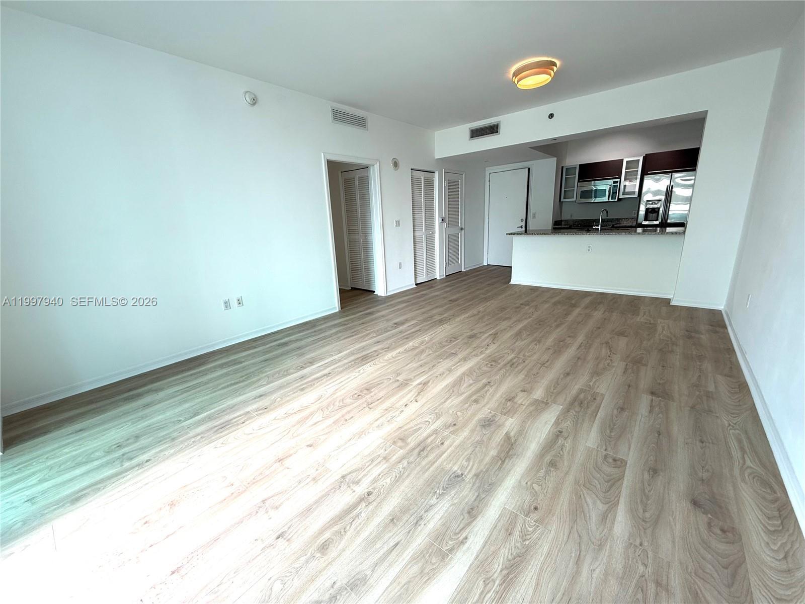 Building Photo - 951 Brickell Ave