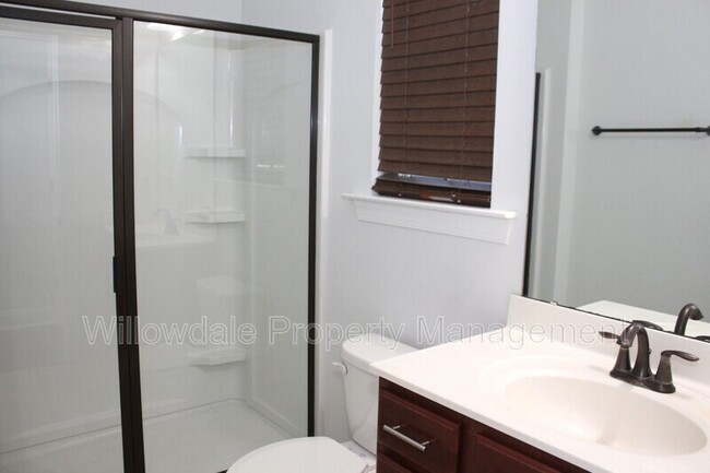 Building Photo - 200 Birdsgrove Ct