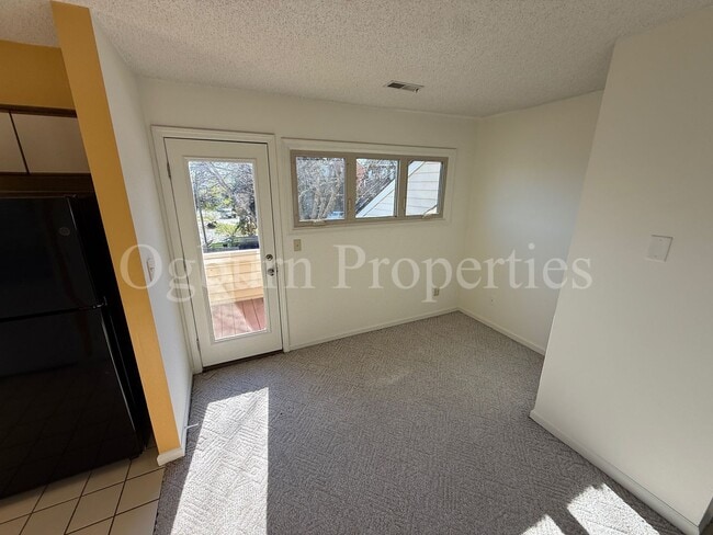 Building Photo - 711-D Marshall St-1BR/1BA Third Floor Condo, Near Old Salem