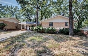 Building Photo - 9607 Temple Dr