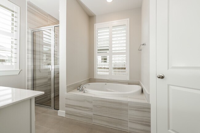 Building Photo - 235 Aster View Ct