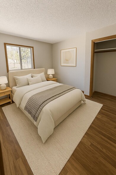 Building Photo - 902 E 5th St